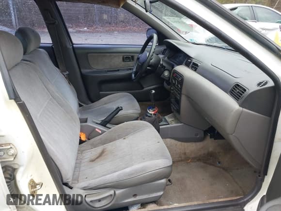 ✅ 1996 Nissan Sentra XE • VIN: 1N4AB41D0TC763104 • Lot: 41303640. Listed on IAAI with 307,682 mi. Free auction sales archive from the USA and detailed vehicle history report at DreamBid. Image 5.