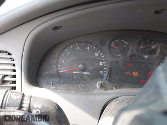 ✅ 2004 Ford Ranger XL Fleet • VIN: 1FTZR45EX4TA05462 • Lot: 42276688. Wystawiony na IAAI z przebiegiem 216 119 mil. Bezpłatny archiwum sprzedaży aukcyjnych z USA i szczegółowy raport historii pojazdu na DreamBid. Zdjęcie 15.