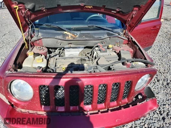 ✅ 2015 Jeep Patriot Sport • VIN: 1C4NJPBA5FD185472 • Lot: 91779455. Wystawiony na Copart z przebiegiem 164 927 mil. Bezpłatny archiwum sprzedaży aukcyjnych z USA i szczegółowy raport historii pojazdu na DreamBid. Zdjęcie 11.