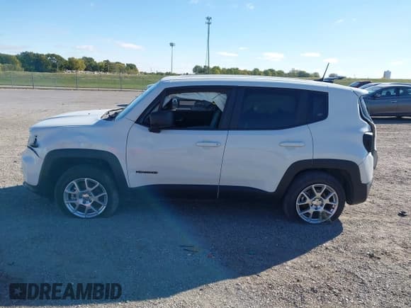 ✅ 2023 Jeep Renegade Latitude • VIN: ZACNJDB19PPP10239 • Lot: 43485636. Listed on IAAI with 17,926 mi. Free auction sales archive from the USA and detailed vehicle history report at DreamBid. Image 13.