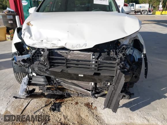 ✅ 2024 Kia Sportage LX • VIN: KNDPU3DG2R7132368 • Lot: 43706454. Wystawiony na IAAI z przebiegiem 81 452 mil. Bezpłatny archiwum sprzedaży aukcyjnych z USA i szczegółowy raport historii pojazdu na DreamBid. Zdjęcie 6.