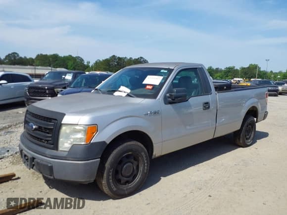 ✅ 2014 Ford F-150 XL • VIN: 1FTMF1CM5EKD55570 • Lot: 42215365. Listed on IAAI with 193,603 mi. Free auction sales archive from the USA and detailed vehicle history report at DreamBid. Image 17.