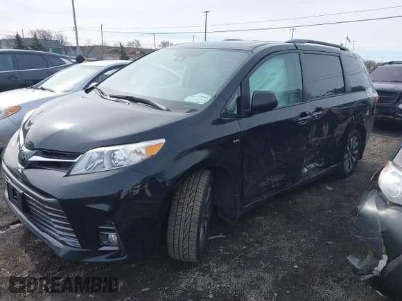 ✅ 2018 Toyota Sienna XLE • VIN: 5TDDZ3DC9JS190621 • Lot: 41777729. Listed on IAAI with 96,089 mi. Free auction sales archive from the USA and detailed vehicle history report at DreamBid. Image 2.