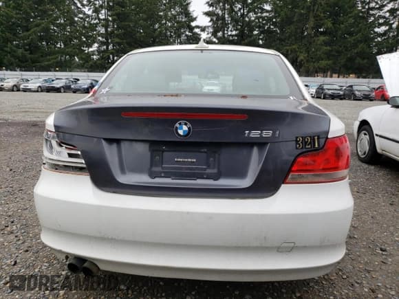 ✅ 2013 BMW 1 Series 128i • VIN: WBAUP9C50DVS95728 • Lot: 87111904. Listed on Copart with 92,304 mi. Free auction sales archive from the USA and detailed vehicle history report at DreamBid. Image 6.