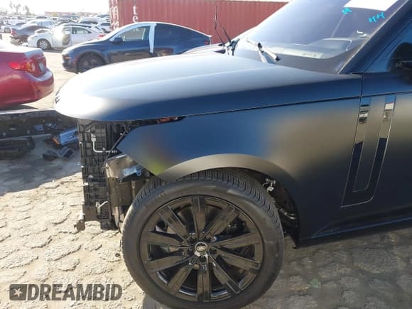 ✅ 2023 Land Rover Range Rover SE • VIN: SALKP9FU5PA039621 • Lot: 43460912. Wystawiony na IAAI z przebiegiem 41 233 mil. Bezpłatny archiwum sprzedaży aukcyjnych z USA i szczegółowy raport historii pojazdu na DreamBid. Zdjęcie 6.