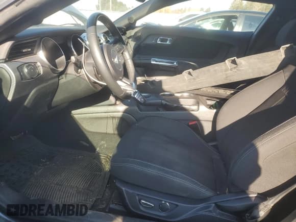 ✅ 2019 Ford Mustang EcoBoost • VIN: 1FA6P8TH8K5188929 • Lot: 92329395. Wystawiony na Copart z przebiegiem Nie podano. Bezpłatny archiwum sprzedaży aukcyjnych z USA i szczegółowy raport historii pojazdu na DreamBid. Zdjęcie 7.