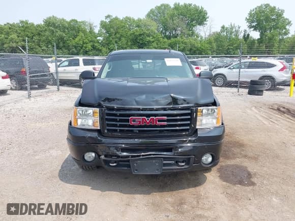 ✅ 2011 GMC Sierra 1500 SLT • VIN: 3GTP2WE34BG328518 • Лот: 42412710. Опубликован ранее на IAAI с пробегом 206 431 миль. Бесплатный доступ к архиву аукционных продаж из США и подробный отчёт об истории автомобиля на DreamBid. Изображение 13.