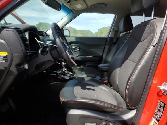 ✅ 2019 Kia Soul + • VIN: KNDJX3AA9K7683870 • Лот: 70555525. Опубликован ранее на Copart с пробегом 42 360 миль. Бесплатный доступ к архиву аукционных продаж из США и подробный отчёт об истории автомобиля на DreamBid. Изображение 7.