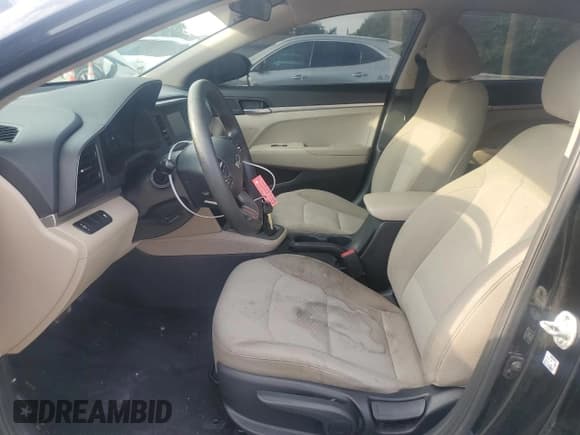 ✅ 2019 Hyundai Elantra SE • VIN: 5NPD74LF7KH497929 • Lot: 60826775. Listed on Copart with 138,911 mi. Free auction sales archive from the USA and detailed vehicle history report at DreamBid. Image 7.