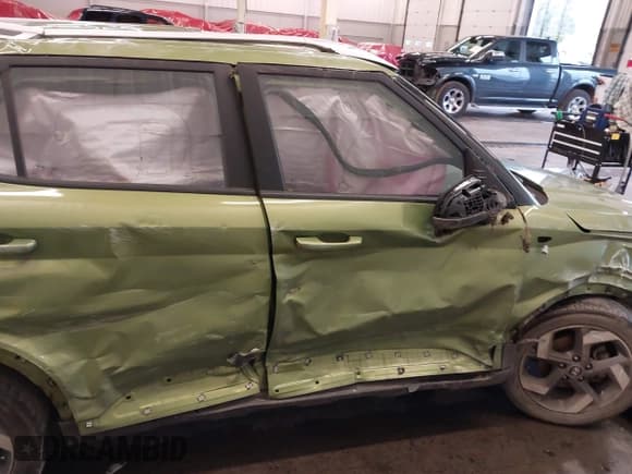 ✅ 2022 Hyundai Venue Limited • VIN: KMHRC8A37NU162032 • Lot: 41210185. Listed on IAAI with 45,382 mi. Free auction sales archive from the USA and detailed vehicle history report at DreamBid. Image 14.