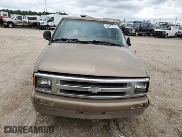 1997 Chevrolet S-10 LS с VIN 1GCCS1447V8134460, выставлен на аукционе Copart как лот 63841934 с пробегом 231 634 миль миль и Чистый • Clean title. История ставок и продаж доступна на DreamBid. Изображение 5.