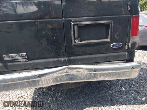 ✅ 2013 Ford Econoline Passenger XL • VIN: 1FBSS3BL5DDA63092 • Lot: 42738426. Listed on IAAI with 524,984 mi. Free auction sales archive from the USA and detailed vehicle history report at DreamBid. Image 17.