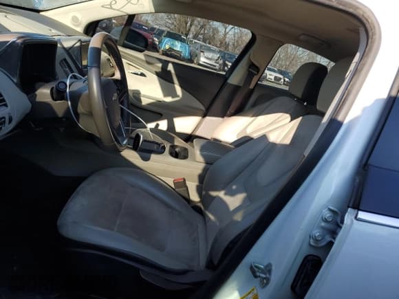 ✅ 2015 Chevrolet Volt • VIN: 1G1RB6E44FU111175 • Lot: 78851994. Wystawiony na Copart z przebiegiem 131 915 mil. Bezpłatny archiwum sprzedaży aukcyjnych z USA i szczegółowy raport historii pojazdu na DreamBid. Zdjęcie 7.