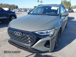 ✅ 2024 Audi Q8 e-tron • VIN: WA15ABGE8RB055999 • Лот: 41759410. Опубликован ранее на IAAI с пробегом 8 972 миль. Бесплатный доступ к архиву аукционных продаж из США и подробный отчёт об истории автомобиля на DreamBid. Изображение 2.
