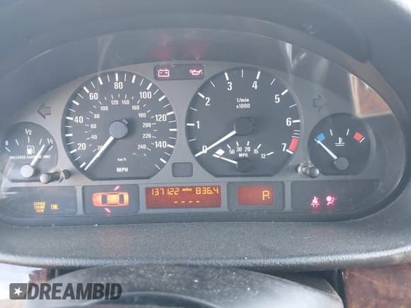 ✅ 2005 BMW 3 Series 325i • VIN: WBAAZ33415KP91691 • Lot: 42334776. Wystawiony na IAAI z przebiegiem 137 122 mil. Bezpłatny archiwum sprzedaży aukcyjnych z USA i szczegółowy raport historii pojazdu na DreamBid. Zdjęcie 7.