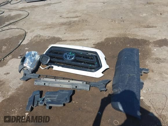 ✅ 2021 Toyota Tacoma SR • VIN: 3TYCZ5AN6MT030881 • Лот: 43217122. Опубликован ранее на IAAI с пробегом 100 699 миль. Бесплатный доступ к архиву аукционных продаж из США и подробный отчёт об истории автомобиля на DreamBid. Изображение 12.