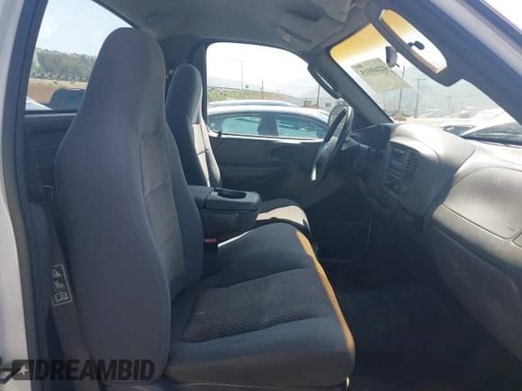 ✅ 2003 Ford F-150 XL • VIN: 2FTPF17Z03CA86883 • Lot: 42169915. Listed on IAAI with Not provided. Free auction sales archive from the USA and detailed vehicle history report at DreamBid. Image 5.