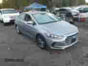 2017 Hyundai Elantra SE z VIN 5NPD84LF9HH046782, wystawiony jako IAAI lot #43357114 z przebiegiem 100 895 mil mil oraz . Historia ofert i sprzedaży dostępna na DreamBid. Obrazek 1.