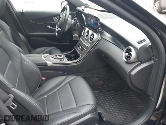 ✅ 2021 Mercedes-Benz C 300 • VIN: W1KWF8EB1MR630490 • Lot: 42827255. Wystawiony na IAAI z przebiegiem 72 597 mil. Bezpłatny archiwum sprzedaży aukcyjnych z USA i szczegółowy raport historii pojazdu na DreamBid. Zdjęcie 5.