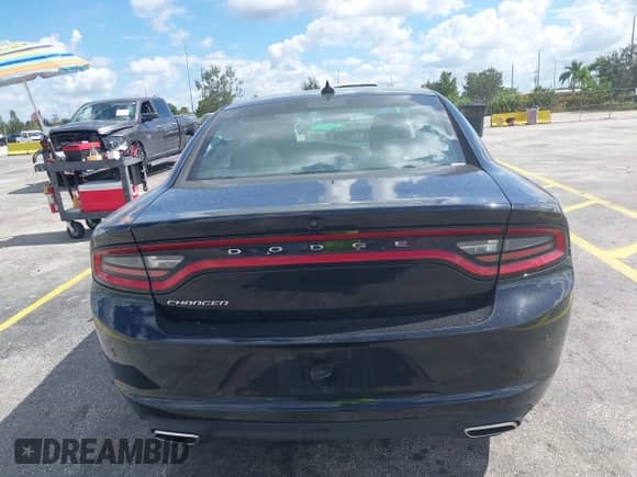 2023 Dodge Charger SXT z VIN 2C3CDXBG8PH551730, wystawiony jako IAAI lot #43507351 z przebiegiem 52 150 mil mil oraz . Historia ofert i sprzedaży dostępna na DreamBid. Obrazek 17.