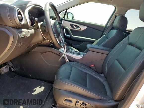 ✅ 2024 Chevrolet Blazer LT • VIN: 3GNKBDR44RS186042 • Lot: 60881675. Listed on Copart with 28,457 mi. Free auction sales archive from the USA and detailed vehicle history report at DreamBid. Image 7.