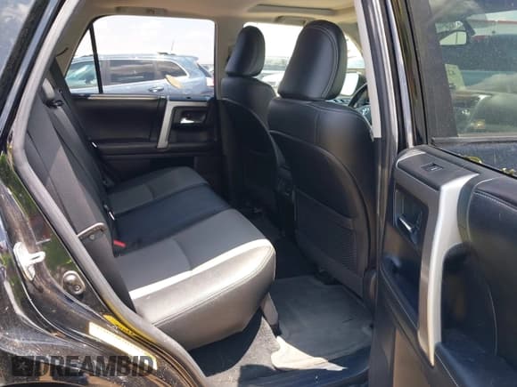 ✅ 2015 Toyota 4Runner SR5 • VIN: JTEZU5JR8F5102014 • Lot: 42680101. Listed on IAAI with 234,371 mi. Free auction sales archive from the USA and detailed vehicle history report at DreamBid. Image 8.