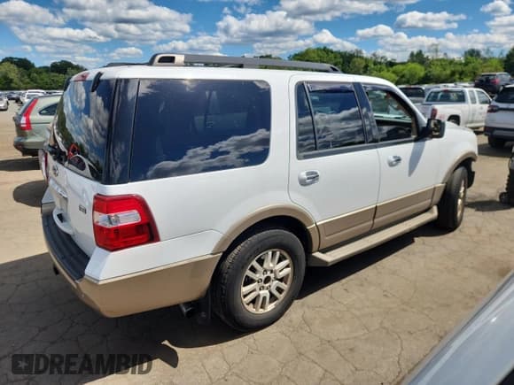 ✅ 2013 Ford Expedition XLT • VIN: 1FMJU1J57DEF47893 • Lot: 70182695. Listed on Copart with 121,192 mi. Free auction sales archive from the USA and detailed vehicle history report at DreamBid. Image 3.