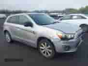 2013 Mitsubishi Outlander ES z VIN 4A4AR3AU7DE015769, wystawiony jako IAAI lot #43290230 z przebiegiem 208 555 mil mil oraz . Historia ofert i sprzedaży dostępna na DreamBid. Obrazek 1.