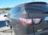 ✅ 2014 Chevrolet Traverse LT • VIN: 1GNKRGKD3EJ142150 • Lot: 43381233. Wystawiony na IAAI z przebiegiem 249 036 mil. Bezpłatny archiwum sprzedaży aukcyjnych z USA i szczegółowy raport historii pojazdu na DreamBid. Zdjęcie 3.