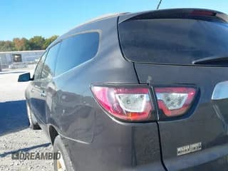 ✅ 2014 Chevrolet Traverse LT • VIN: 1GNKRGKD3EJ142150 • Lot: 43381233. Wystawiony na IAAI z przebiegiem 249 036 mil. Bezpłatny archiwum sprzedaży aukcyjnych z USA i szczegółowy raport historii pojazdu na DreamBid. Zdjęcie 3.