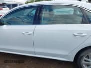 ✅ 2018 Volkswagen Passat SE • VIN: 1VWBA7A34JC023706 • Lot: 42344319. Wystawiony na IAAI z przebiegiem 114 382 mil. Bezpłatny archiwum sprzedaży aukcyjnych z USA i szczegółowy raport historii pojazdu na DreamBid. Zdjęcie 14.