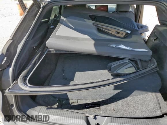 ✅ 2023 Volkswagen ID.4 Pro • VIN: 1V2VMPE80PC033735 • Lot: 84879815. Wystawiony na Copart z przebiegiem 36 634 mil. Bezpłatny archiwum sprzedaży aukcyjnych z USA i szczegółowy raport historii pojazdu na DreamBid. Zdjęcie 12.