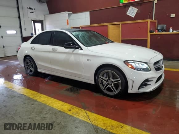 ✅ 2019 Mercedes-Benz C 43 AMG • VIN: 55SWF6EB0KU321108 • Lot: 64520005. Wystawiony na Copart z przebiegiem 90 176 mil. Bezpłatny archiwum sprzedaży aukcyjnych z USA i szczegółowy raport historii pojazdu na DreamBid. Zdjęcie 4.