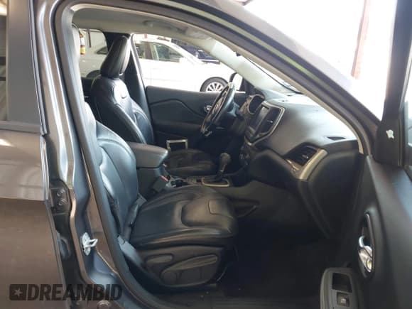 ✅ 2017 Jeep Cherokee Limited • VIN: 1C4PJLDB4HW508098 • Лот: 42988614. Опубликован ранее на IAAI с пробегом 175 000 миль. Бесплатный доступ к архиву аукционных продаж из США и подробный отчёт об истории автомобиля на DreamBid. Изображение 5.