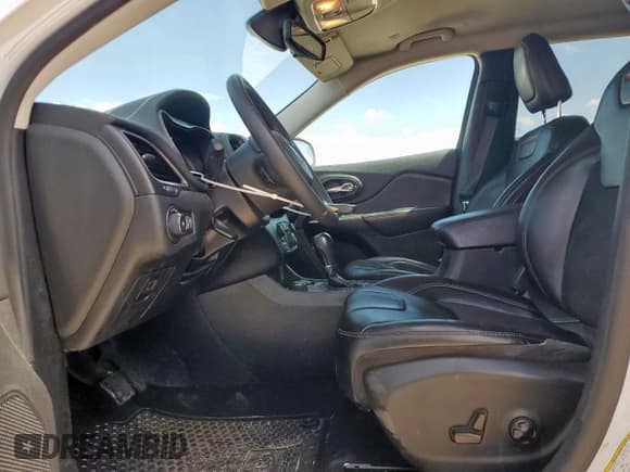 ✅ 2020 Jeep Cherokee Trailhawk Elite • VIN: 1C4PJMBX9LD571920 • Lot: 64251525. Listed on Copart with 133,232 mi. Free auction sales archive from the USA and detailed vehicle history report at DreamBid. Image 7.