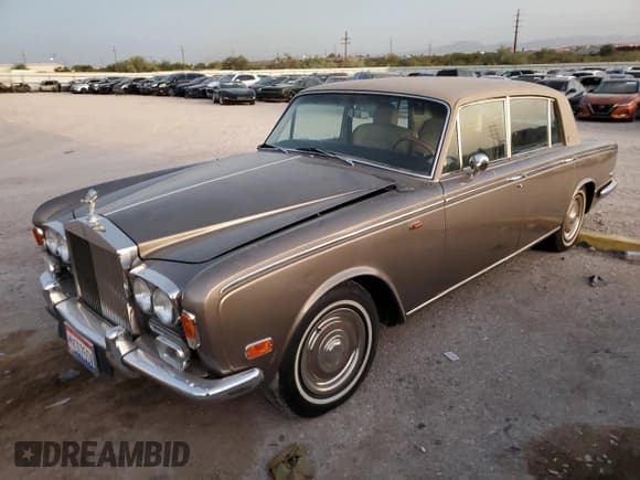 ✅ 1971 Rolls-Royce Silver Shadow • VIN: SRA13368 • Lot: 73777604. Listed on Copart with 25,359 mi. Free auction sales archive from the USA and detailed vehicle history report at DreamBid. Image 1.