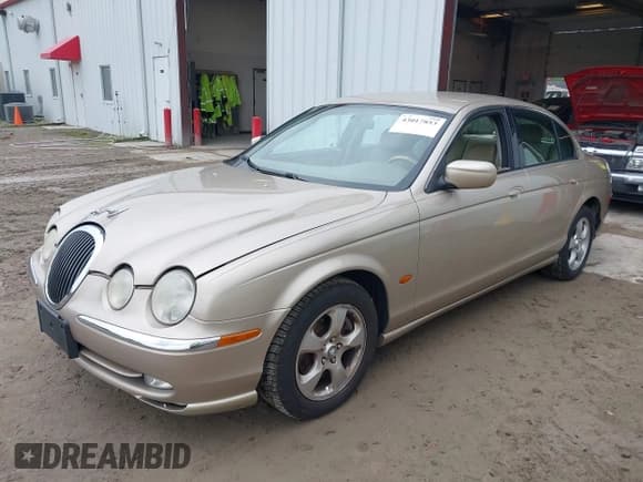 ✅ 2002 Jaguar S-Type • VIN: SAJDA01N02FM34963 • Lot: 43017853. Wystawiony na IAAI z przebiegiem Nie podano. Bezpłatny archiwum sprzedaży aukcyjnych z USA i szczegółowy raport historii pojazdu na DreamBid. Zdjęcie 2.