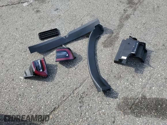 ✅ 2023 Tesla Model 3 • VIN: 5YJ3E1EA2PF429917 • Lot: 49080985. Wystawiony na Copart z przebiegiem 21 400 mil. Bezpłatny archiwum sprzedaży aukcyjnych z USA i szczegółowy raport historii pojazdu na DreamBid. Zdjęcie 14.