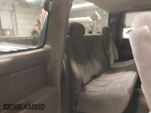 ✅ 2006 Chevrolet Silverado 1500 LT3 • VIN: 2GCEK19B561339263 • Lot: 43673177. Listed on IAAI with 239,298 mi. Free auction sales archive from the USA and detailed vehicle history report at DreamBid. Image 8.