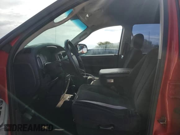 ✅ 2005 Dodge 1500 SLT • VIN: 1D7HU18N55J577563 • Лот: 73099094. Опубликован ранее на Copart с пробегом 247 634 миль. Бесплатный доступ к архиву аукционных продаж из США и подробный отчёт об истории автомобиля на DreamBid. Изображение 7.