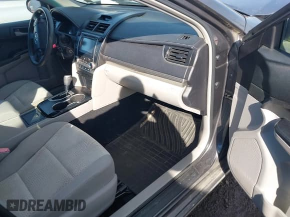 ✅ 2012 Toyota Camry LE • VIN: 4T4BF1FK8CR186469 • Lot: 43569814. Wystawiony na IAAI z przebiegiem 305 089 mil. Bezpłatny archiwum sprzedaży aukcyjnych z USA i szczegółowy raport historii pojazdu na DreamBid. Zdjęcie 5.