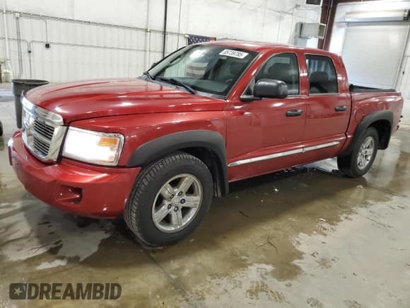 ✅ 2008 Dodge Dakota Laramie • VIN: 1D7HW58N98S599551 • Lot: 85739785. Wystawiony na Copart z przebiegiem 84 020 mil. Bezpłatny archiwum sprzedaży aukcyjnych z USA i szczegółowy raport historii pojazdu na DreamBid. Zdjęcie 1.