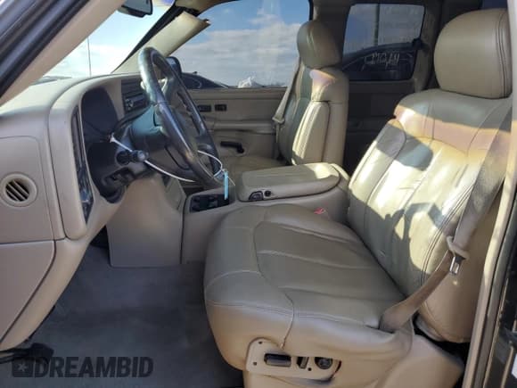 ✅ 2002 Chevrolet Silverado 2500HD LS • VIN: 1GCHC29122E276638 • Lot: 79489483. Wystawiony na Copart z przebiegiem 127 992 mil. Bezpłatny archiwum sprzedaży aukcyjnych z USA i szczegółowy raport historii pojazdu na DreamBid. Zdjęcie 7.