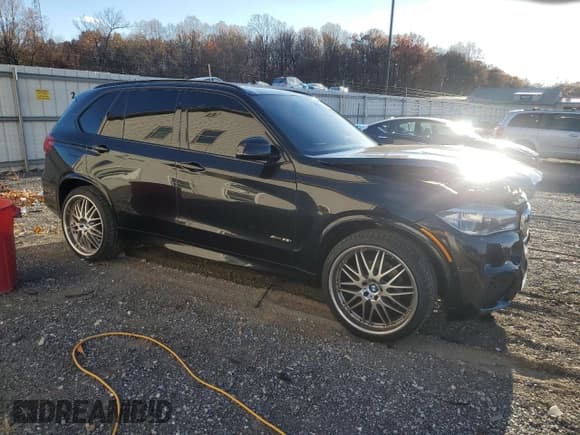 ✅ 2018 BMW X5 xDrive35i • VIN: 5UXKR0C57J0Y05886 • Лот: 91528005. Опубликован ранее на Copart с пробегом 90 449 миль. Бесплатный доступ к архиву аукционных продаж из США и подробный отчёт об истории автомобиля на DreamBid. Изображение 4.