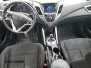 ✅ 2013 Hyundai Veloster w/Gray Int • VIN: KMHTC6AD7DU141280 • Lot: 84968144. Wystawiony na Copart z przebiegiem 187 234 mil. Bezpłatny archiwum sprzedaży aukcyjnych z USA i szczegółowy raport historii pojazdu na DreamBid. Zdjęcie 8.