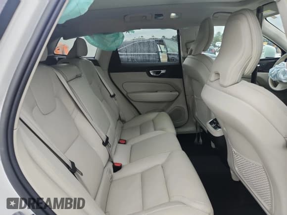 ✅ 2022 Volvo XC60 Inscription • VIN: YV4062RL4N1083910 • Лот: 85539935. Опубликован ранее на Copart с пробегом 32 592 миль. Бесплатный доступ к архиву аукционных продаж из США и подробный отчёт об истории автомобиля на DreamBid. Изображение 11.