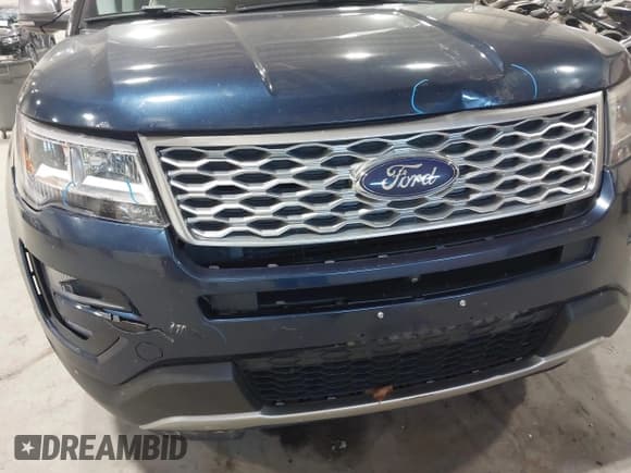 ✅ 2016 Ford Explorer Platinum • VIN: 1FM5K8HT3GGC68549 • Lot: 43752538. Wystawiony na IAAI z przebiegiem 165 299 mil. Bezpłatny archiwum sprzedaży aukcyjnych z USA i szczegółowy raport historii pojazdu na DreamBid. Zdjęcie 6.