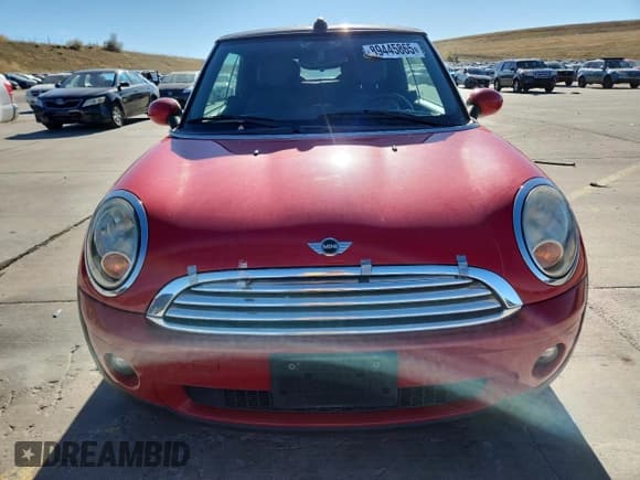 ✅ 2010 MINI Convertible • VIN: WMWMR3C53ATU98188 • Lot: 89445865. Wystawiony na Copart z przebiegiem 79 748 mil. Bezpłatny archiwum sprzedaży aukcyjnych z USA i szczegółowy raport historii pojazdu na DreamBid. Zdjęcie 5.