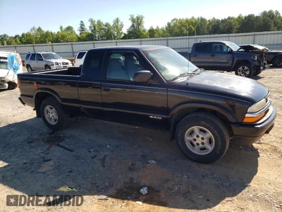 ✅ 2003 Chevrolet S-10 LS • VIN: 1GCDT19X838139717 • Лот: 55943865. Опубликован ранее на Copart с пробегом 143 371 миль. Бесплатный доступ к архиву аукционных продаж из США и подробный отчёт об истории автомобиля на DreamBid. Изображение 4.