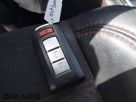 2018 Mitsubishi Outlander SE с VIN JA4AR3AW9JU020654, выставлен на аукционе IAAI как лот 42050945 с пробегом 138 964 миль миль и . История ставок и продаж доступна на DreamBid. Изображение 11.